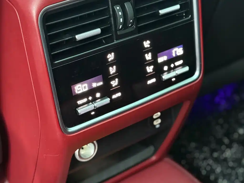 Porsche Cayenne 2021 — фото 10