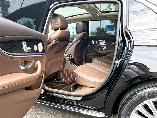 Mercedes-Benz E-Class 2022