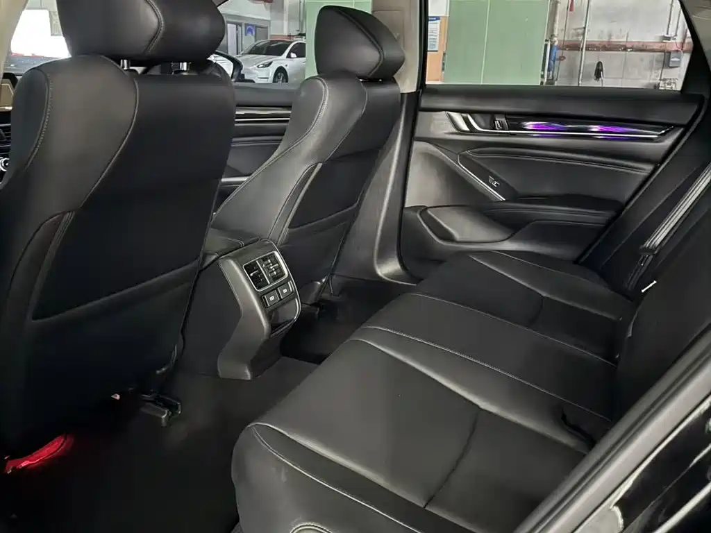 Honda Accord 2023 — фото 10