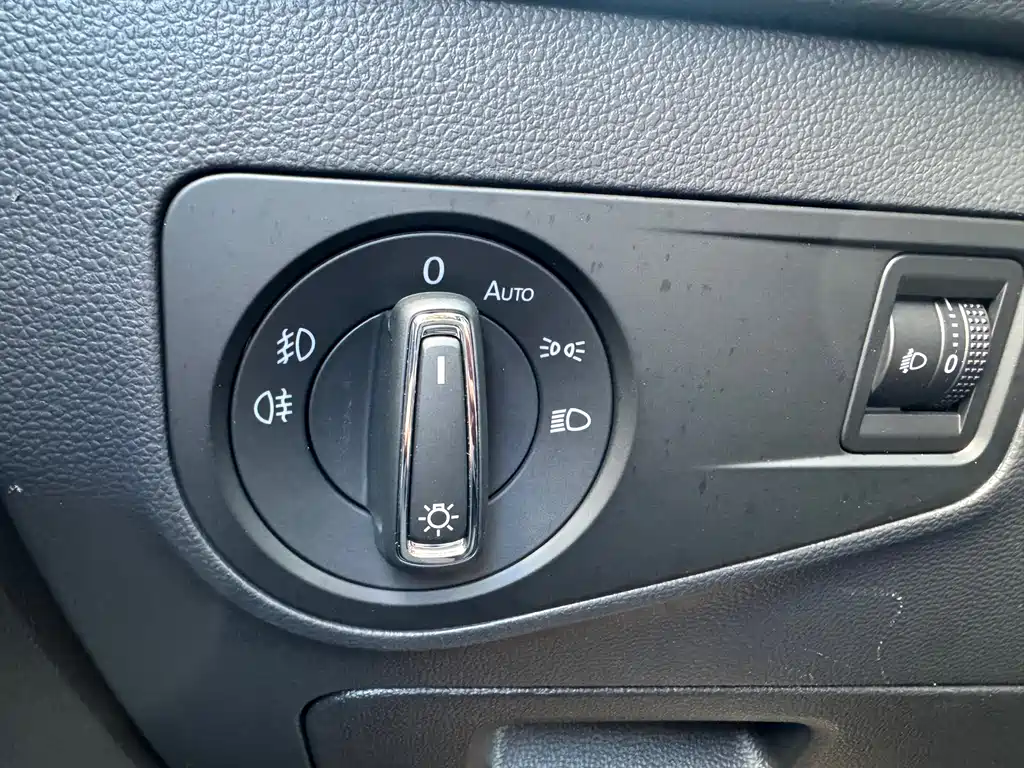 Volkswagen Tiguan L 2021 — фото 33