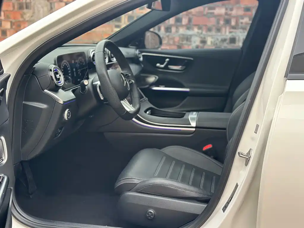Mercedes-Benz C-Class 2023 — фото 8