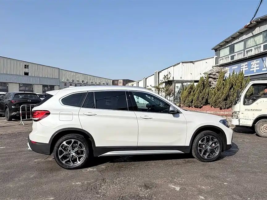 BMW X1 2022 — фото 5