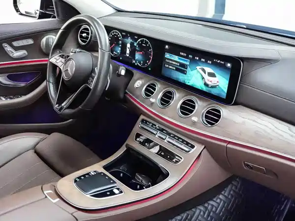 Mercedes-Benz E-Class 2022