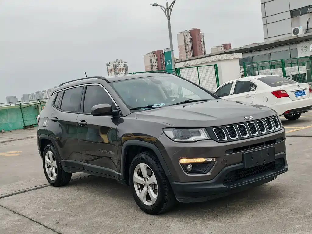Jeep Compass 2017 — фото 3