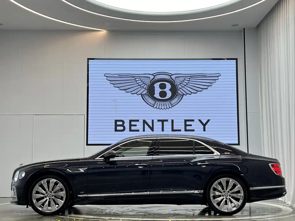 Bentley Flying Spur 2021 — фото 12