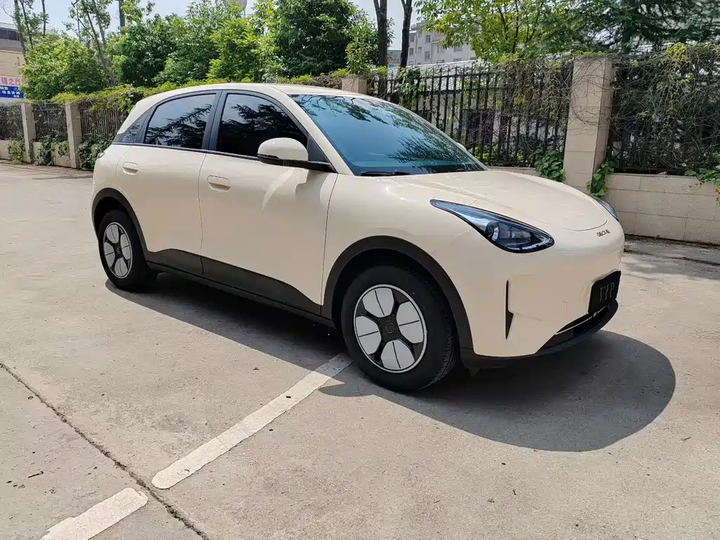 Geely Galaxy Starwish 2025 — фото 3