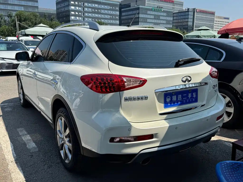 Infiniti QX50 2017 — фото 12