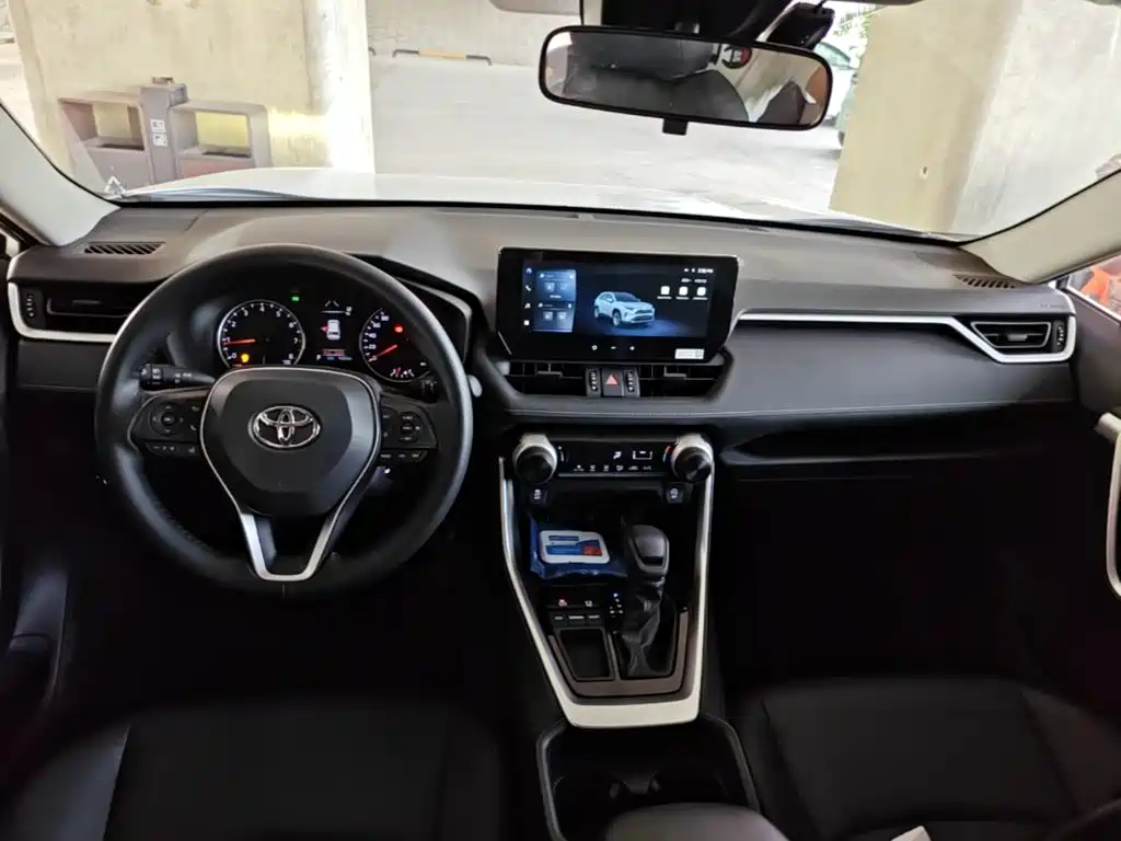 Toyota RAV4 2025