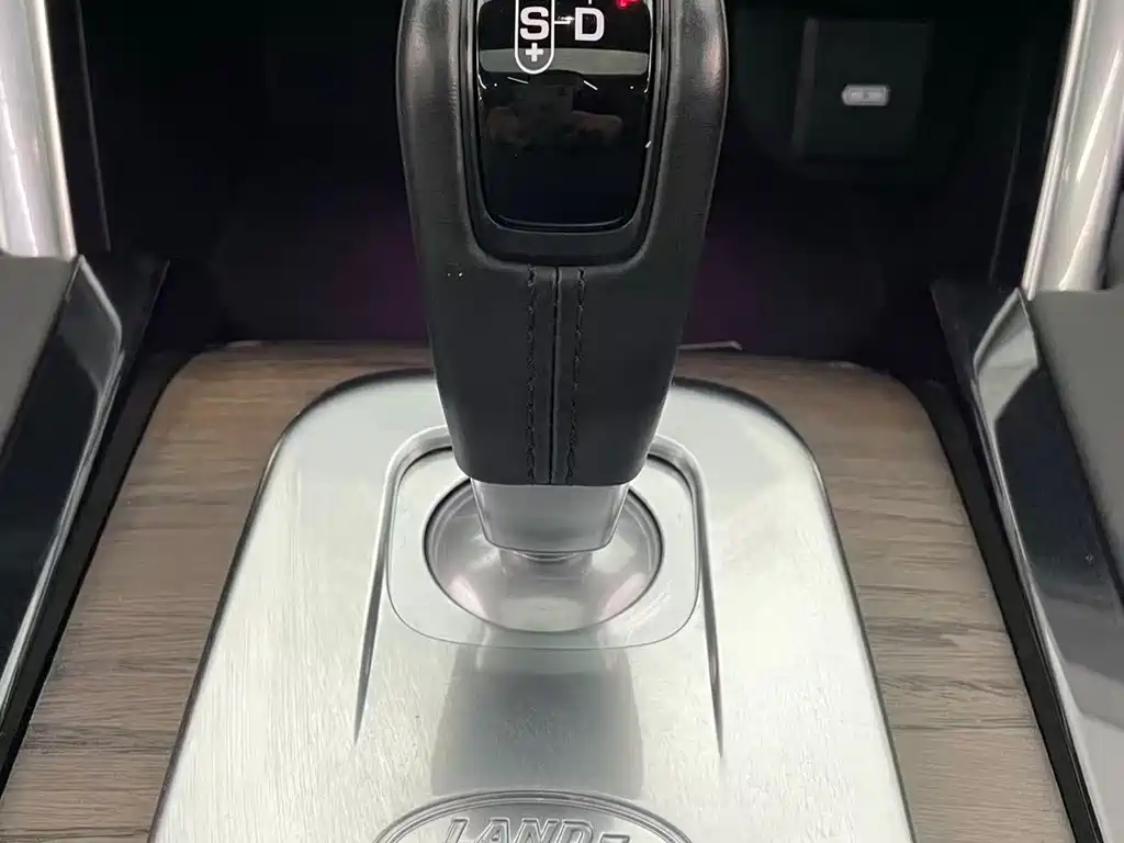 Land Rover Discovery Sport 2020 — фото 30