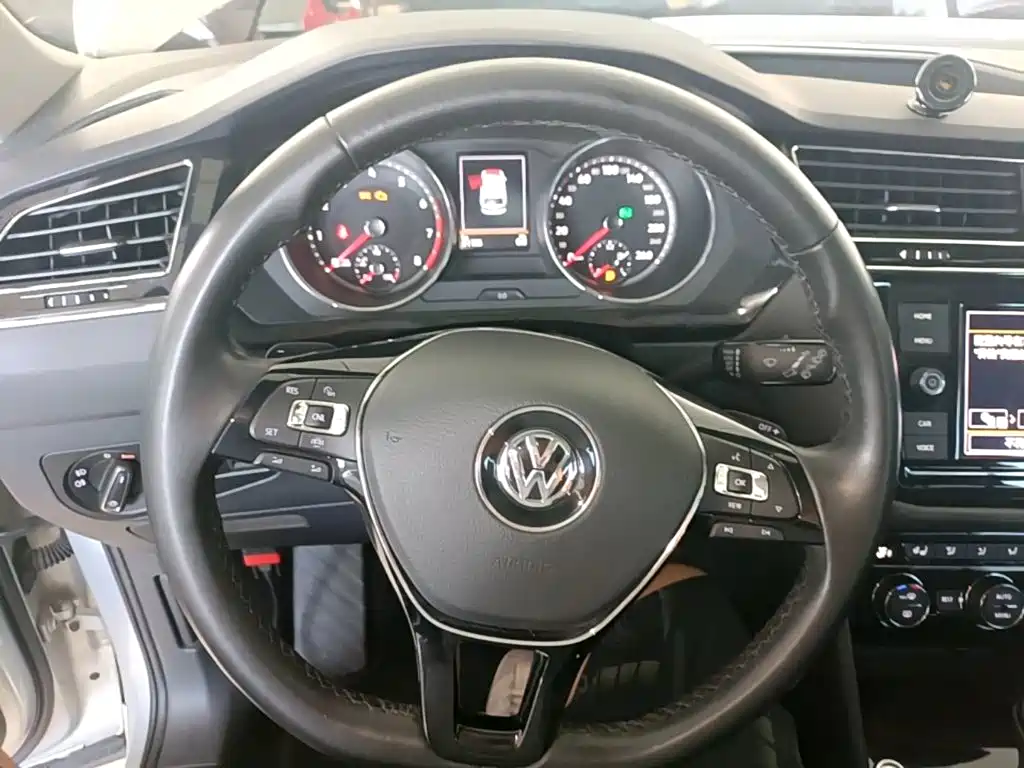 Volkswagen Tiguan L 2019 — фото 11
