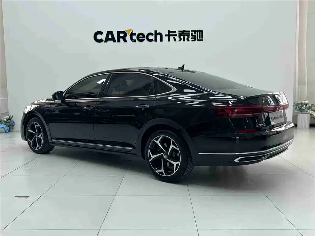 Volkswagen Passat 2023 — фото 12