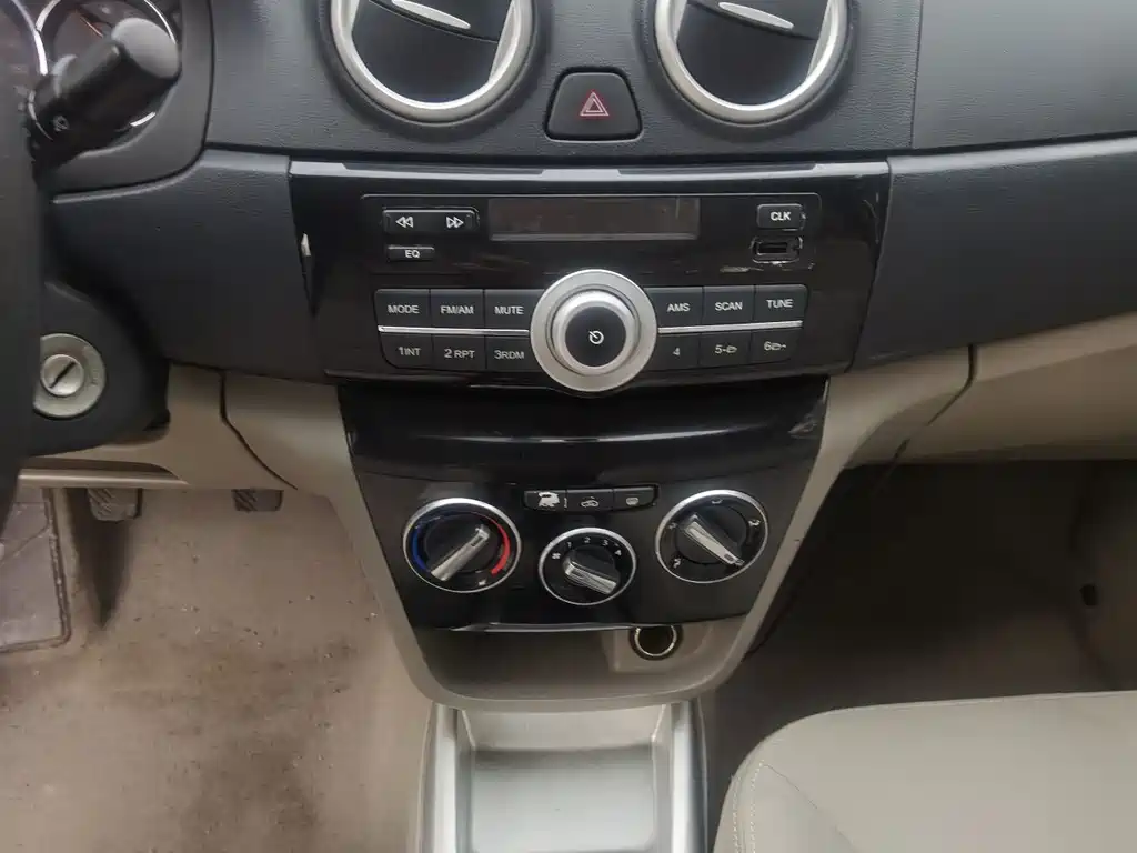 Changan V3 2016 — фото 12