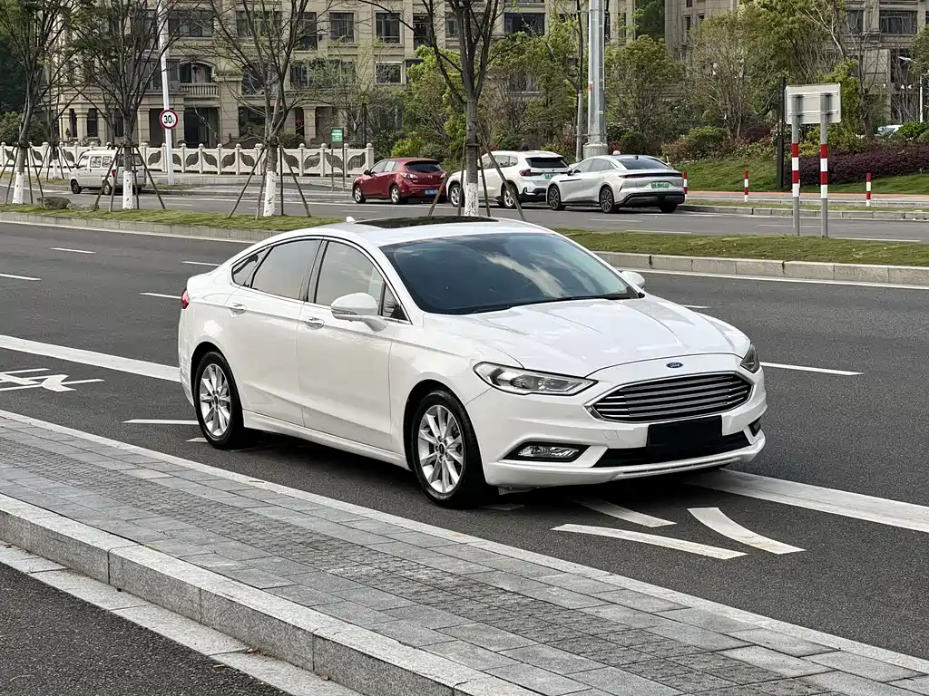 Ford Mondeo 2018 — фото 4