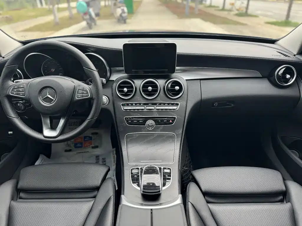 Mercedes-Benz C-Class 2018 — фото 10