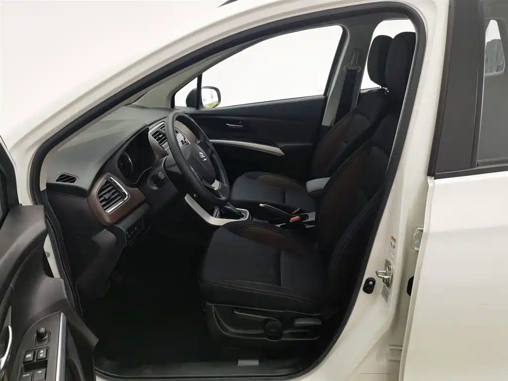 Suzuki Vitara 2017 — фото 10