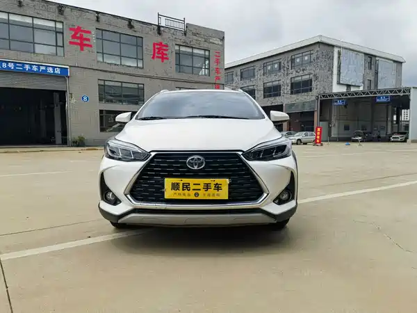 Toyota Yaris L 2021