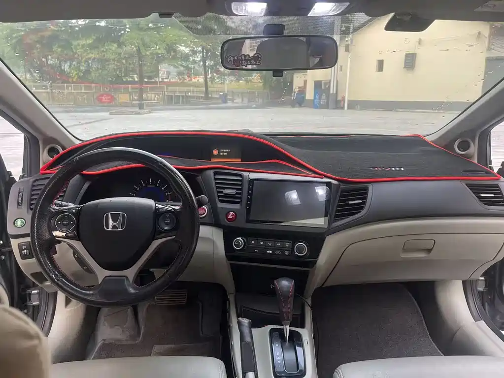 Honda Civic 2014 — фото 12