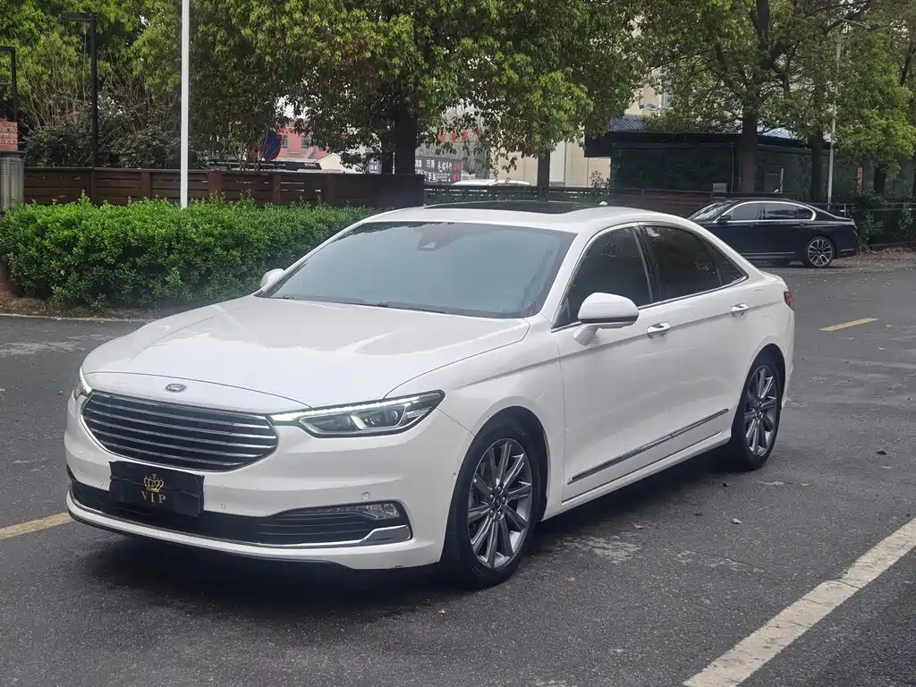 Ford Taurus 2020 — фото 1