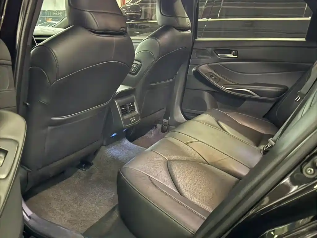 Toyota Avalon 2023 — фото 10