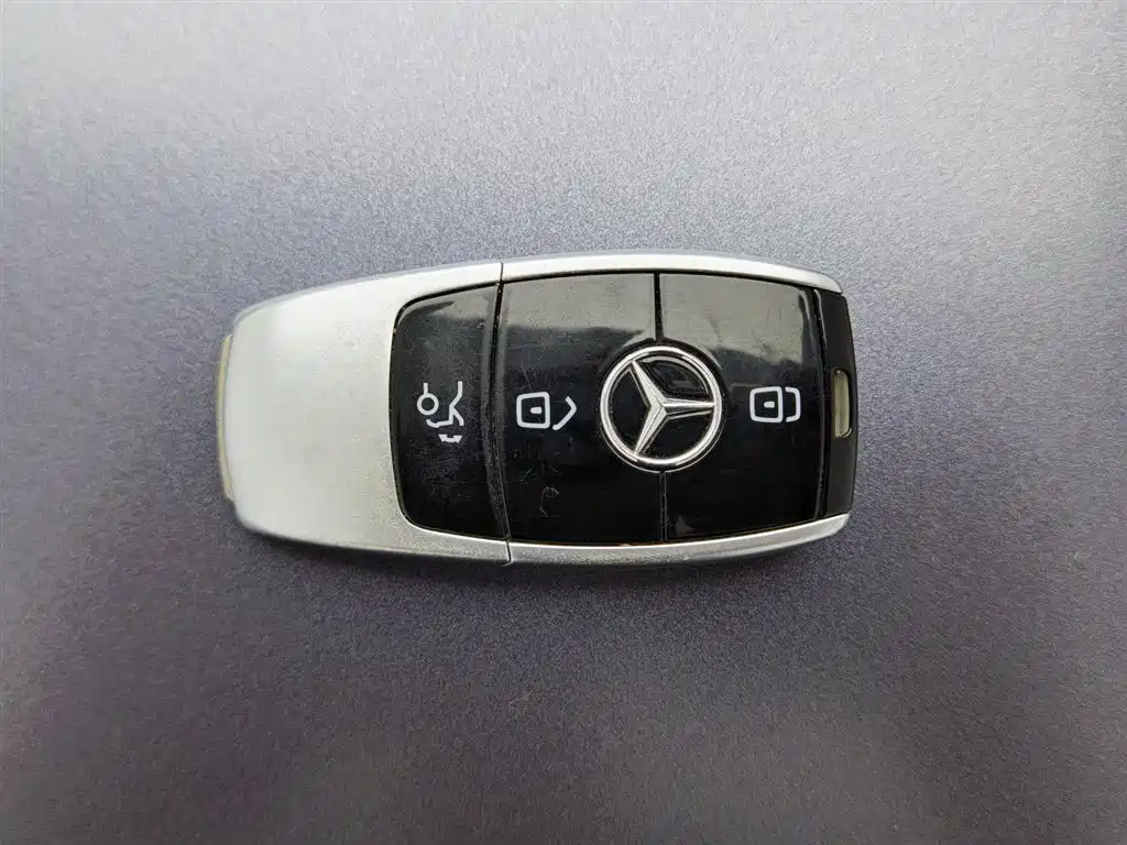 Mercedes-Benz E-Class 2019 — фото 19