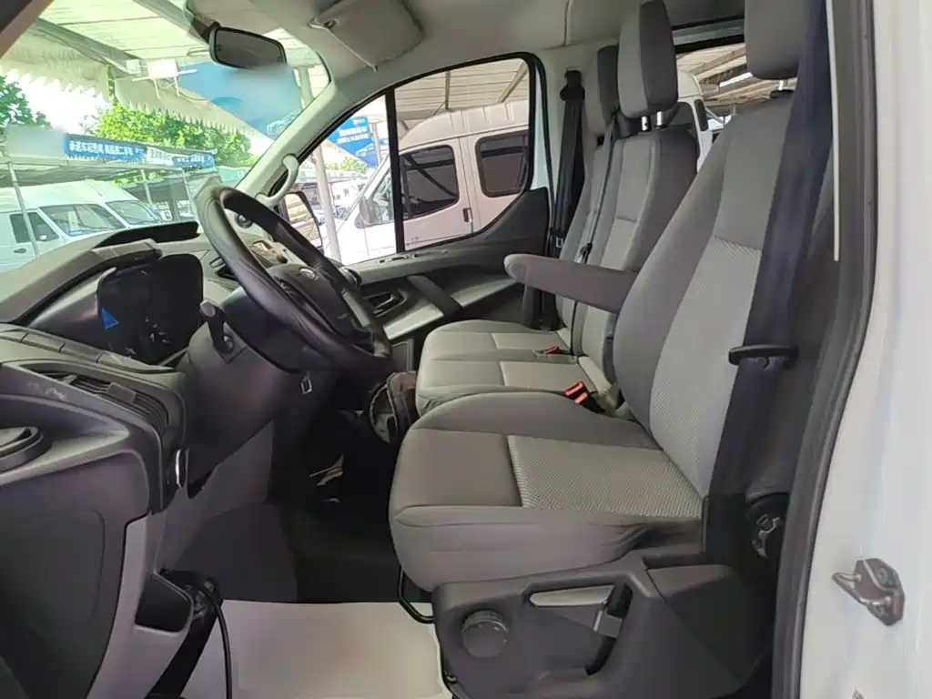 Ford Transit 2023 — фото 15