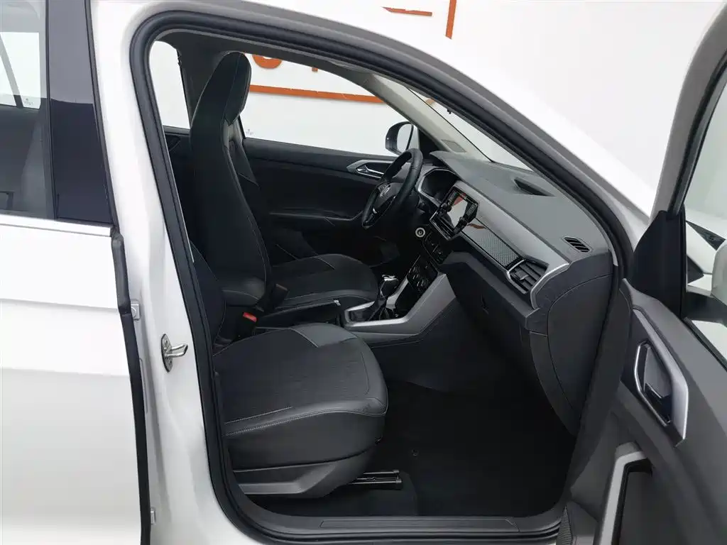 Volkswagen T-Cross 2020 — фото 23