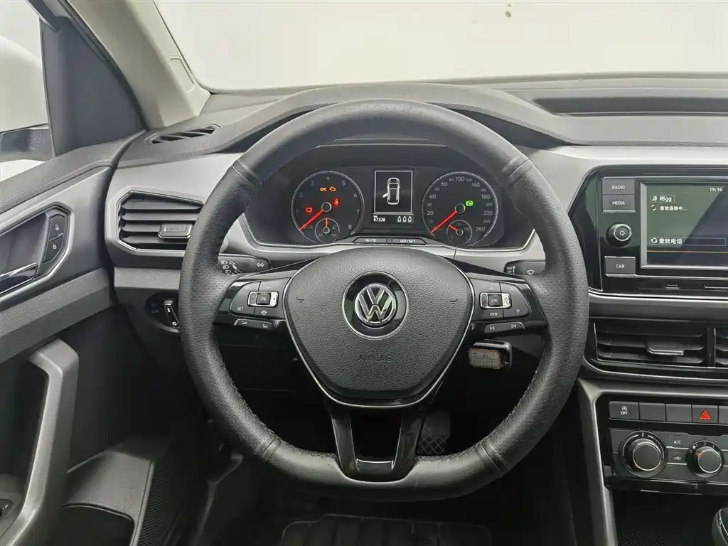 Volkswagen T-Cross 2020 — фото 11