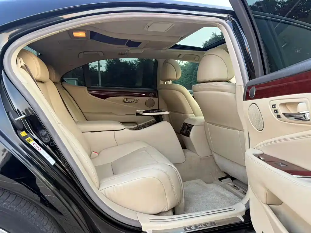 Lexus LS 2008 — фото 11