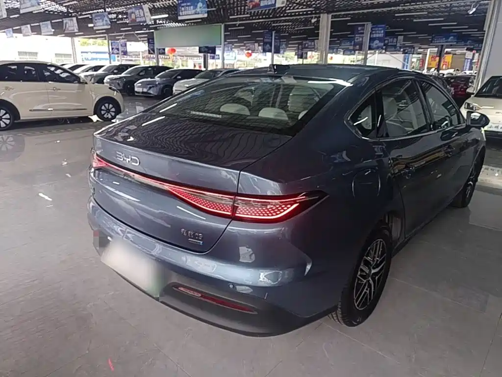 BYD Seal 05 DM-i 2025 — фото 5