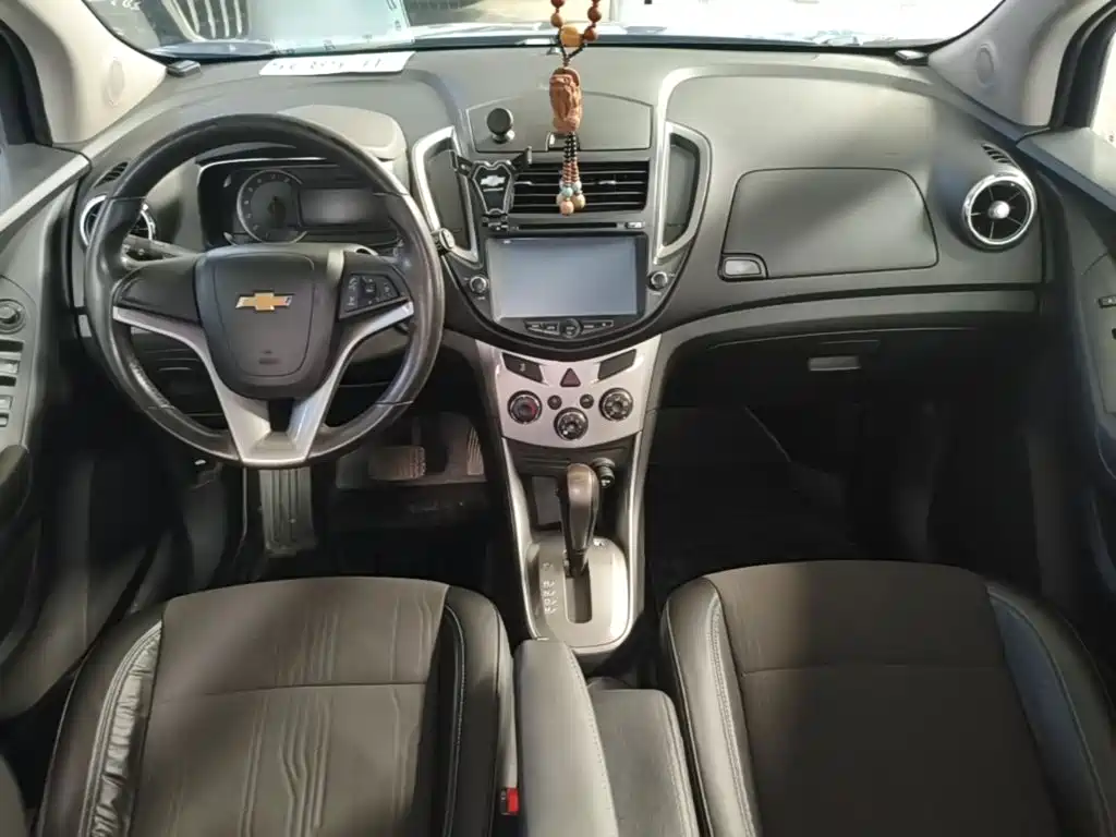 Chevrolet Trax 2015 — фото 10