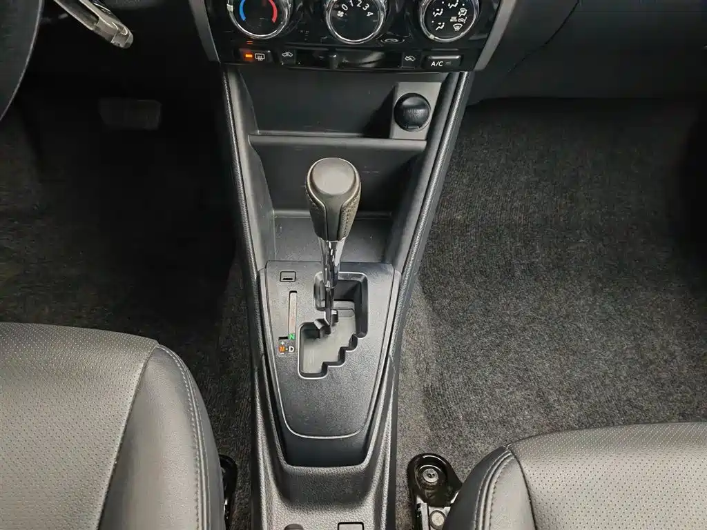 Toyota Yaris L 2018 — фото 13