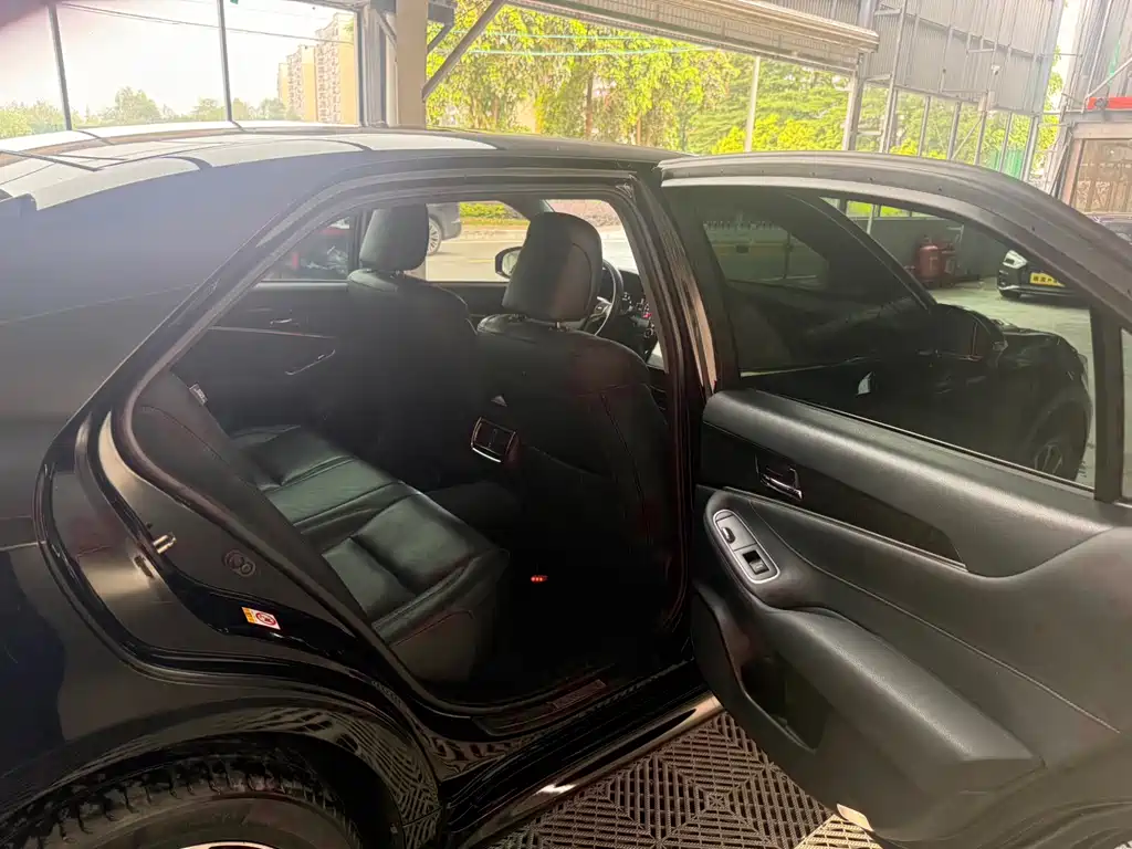 Toyota Crown 2019 — фото 16