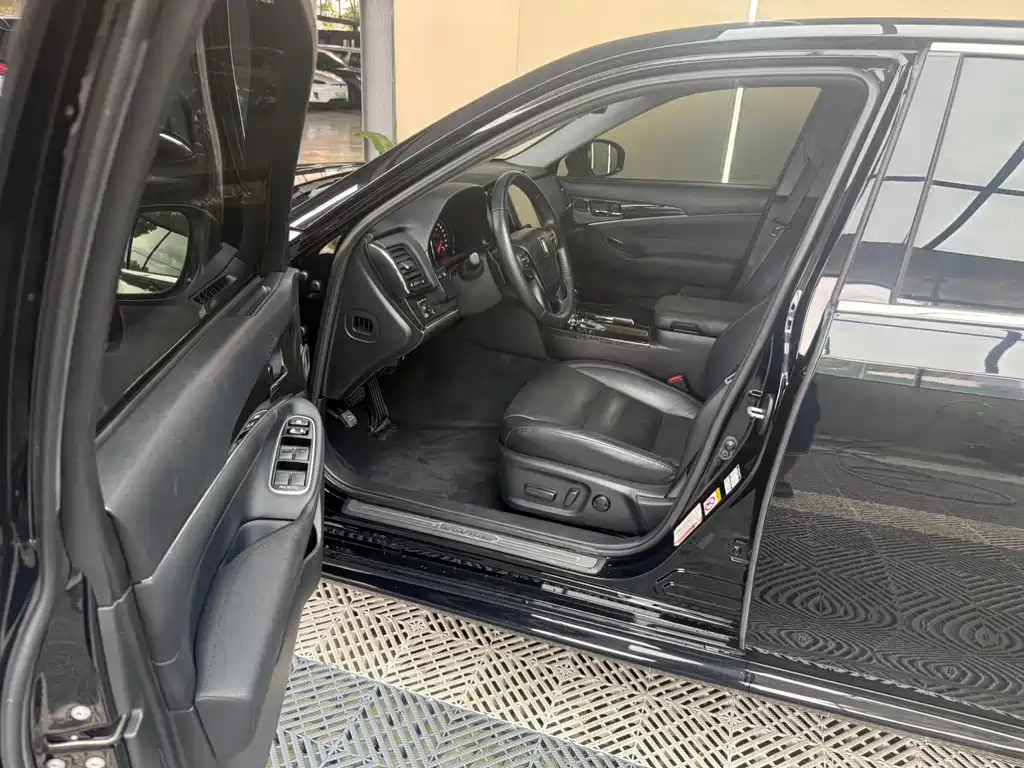 Toyota Crown 2019