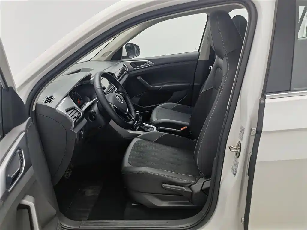 Volkswagen T-Cross 2020 — фото 10