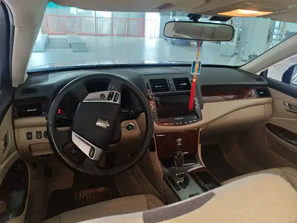 Toyota Crown 2013