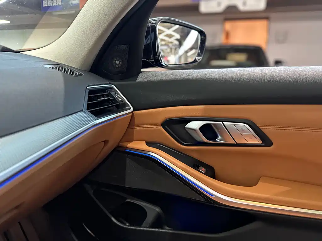 BMW 3 Series 2019 — фото 15