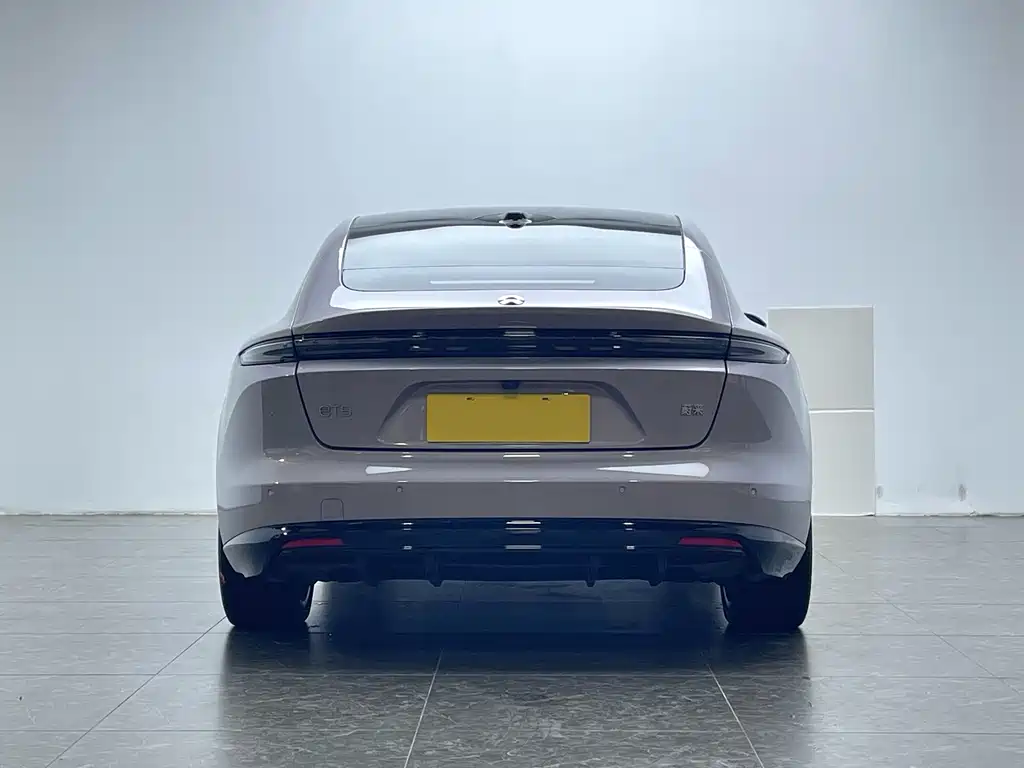 NIO ET5 2025