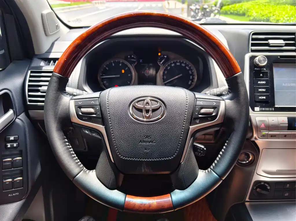 Toyota Prado 2019 — фото 16