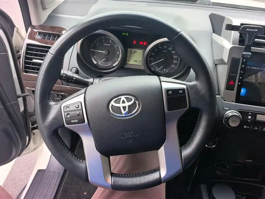 Toyota Prado 2016 — фото 15