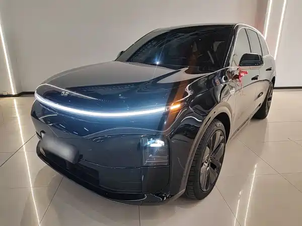 Li Auto L6 2025