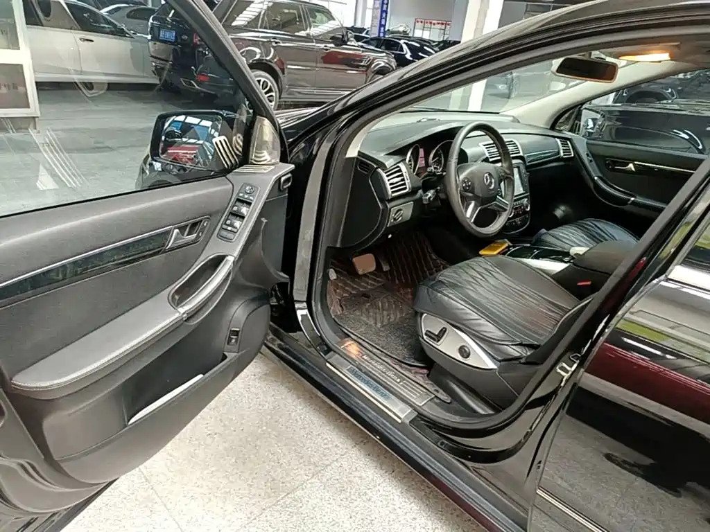 Mercedes-Benz R-Class 2018 — фото 16