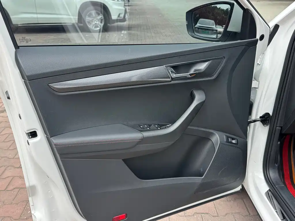 Skoda Karoq 2022 — фото 16