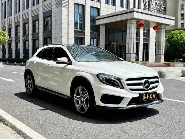 Mercedes-Benz GLA 2015