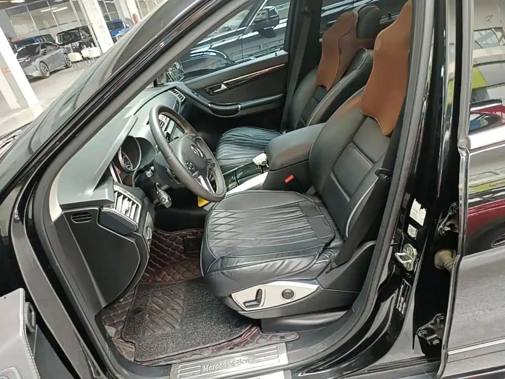 Mercedes-Benz R-Class 2018 — фото 15
