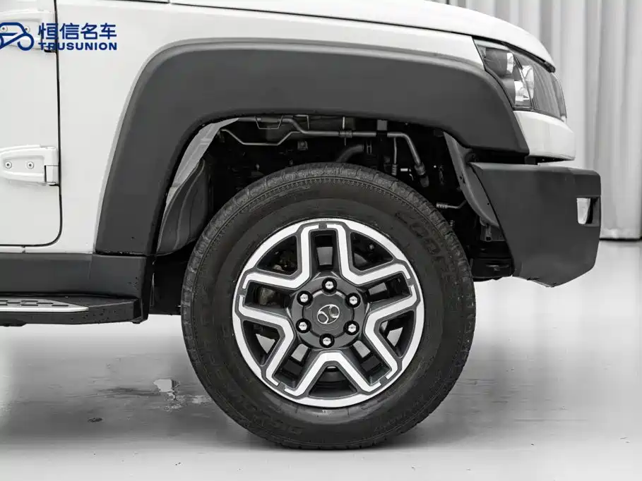 BAIC BJ40 2017 — фото 11