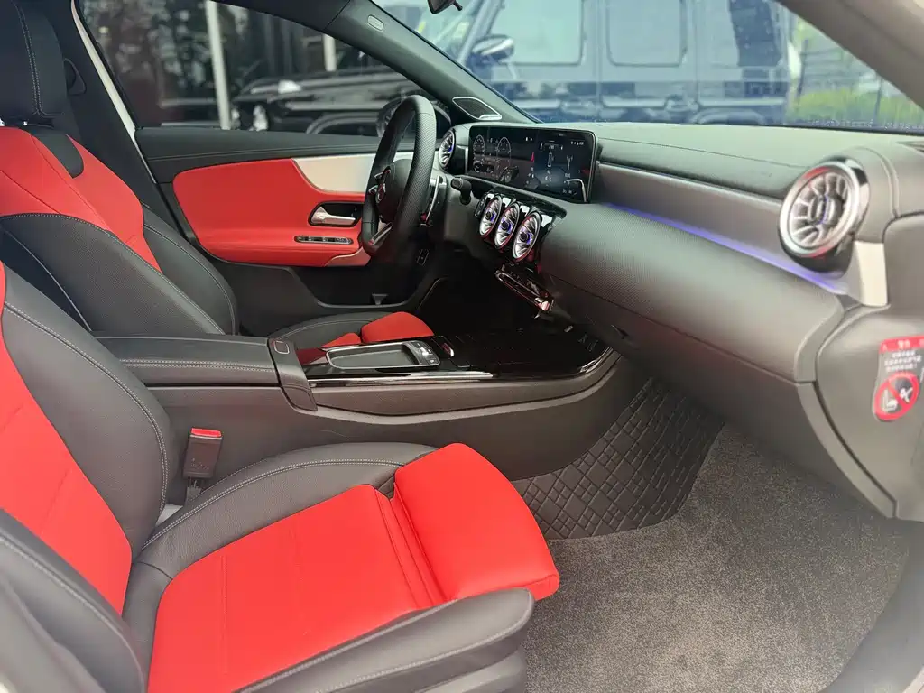Mercedes-Benz A-Class AMG 2025 — фото 24