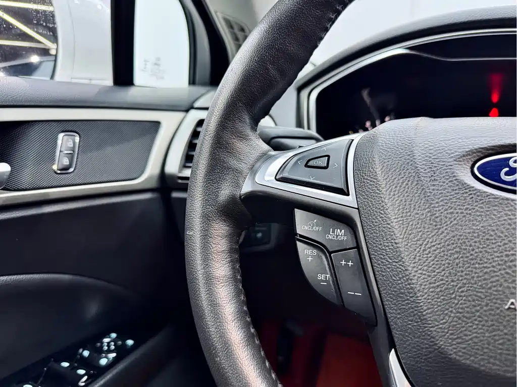 Ford Mondeo 2015 — фото 18