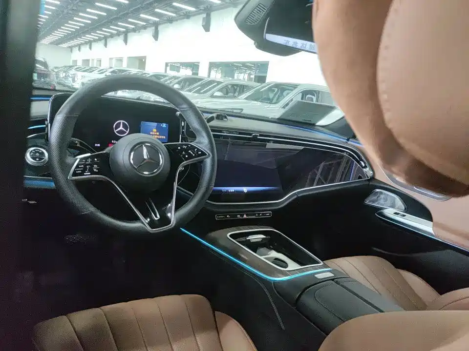 Mercedes-Benz E-Class 2024