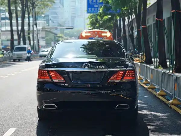 Toyota Crown 2012