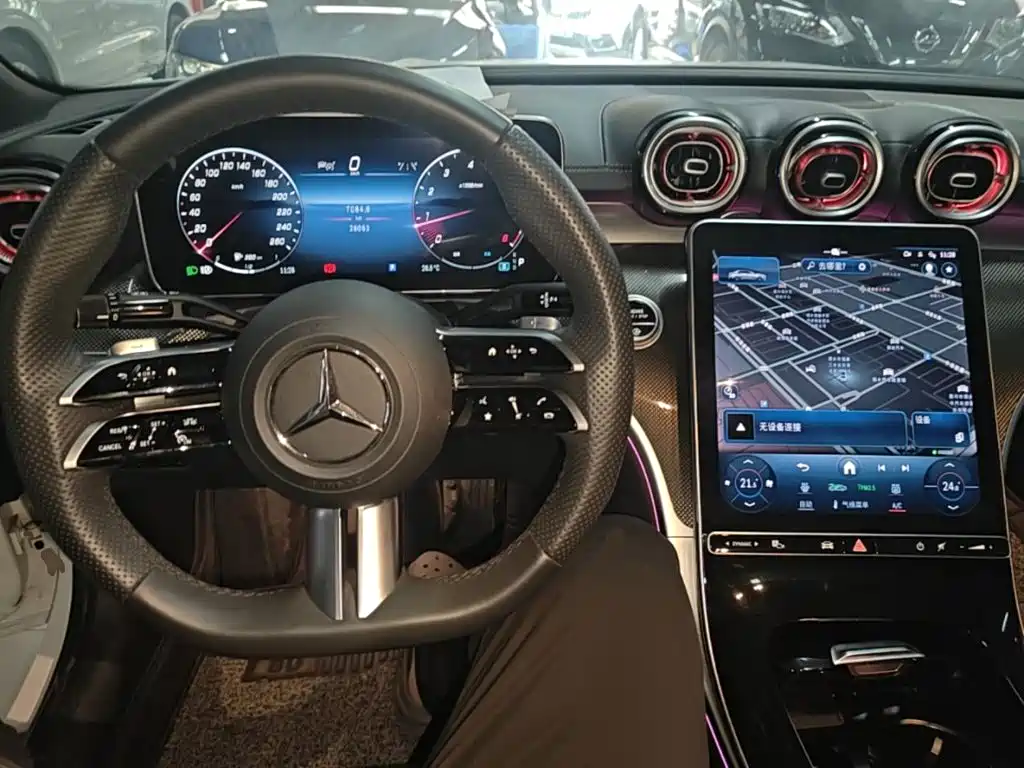 Mercedes-Benz C-Class 2024 — фото 10